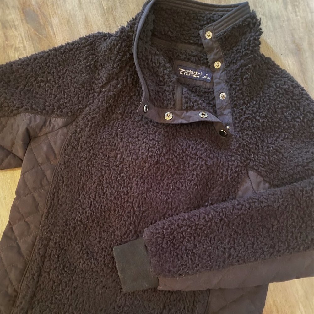 Abercrombie & Fitch Black Sherpa Pullover, Quilted, Diagonal Buttons